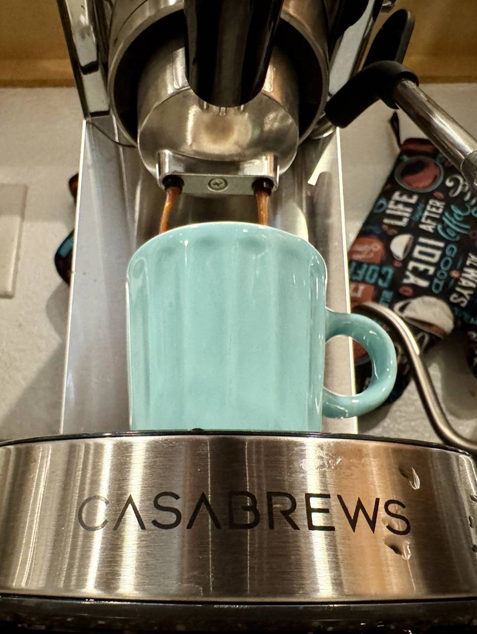 Casabrews 5418 Pro Review: An Espresso Machine for the Rest of Us